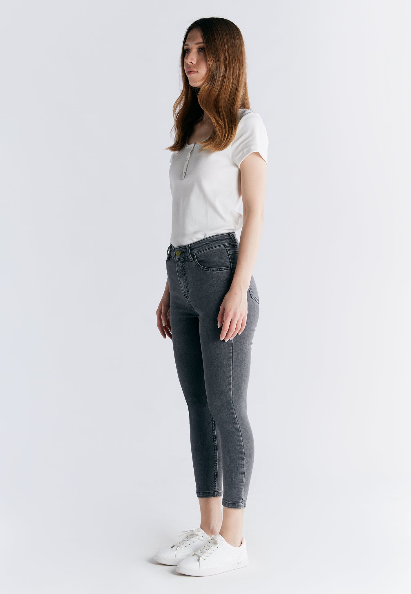 WS1015-163 Women Short Leg Skinny Fit, Iron Gray